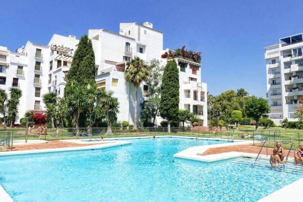 Caprichoso Apartamento En El Corazon De Puerto Banus 马尔韦利亚 外观 照片