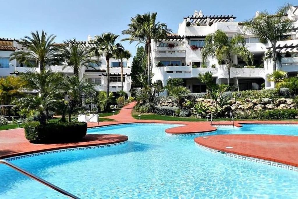 Caprichoso Apartamento En El Corazon De Puerto Banus 马尔韦利亚 外观 照片